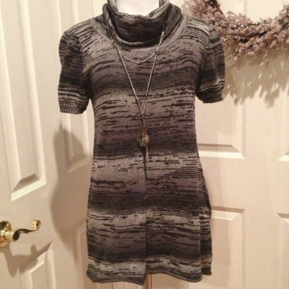 Comfy short sleeve long sweater
